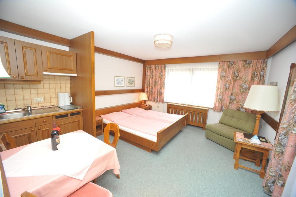 Johannahof Appartements Kaprun Pokoj fotografie